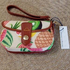 Women's  wristlet